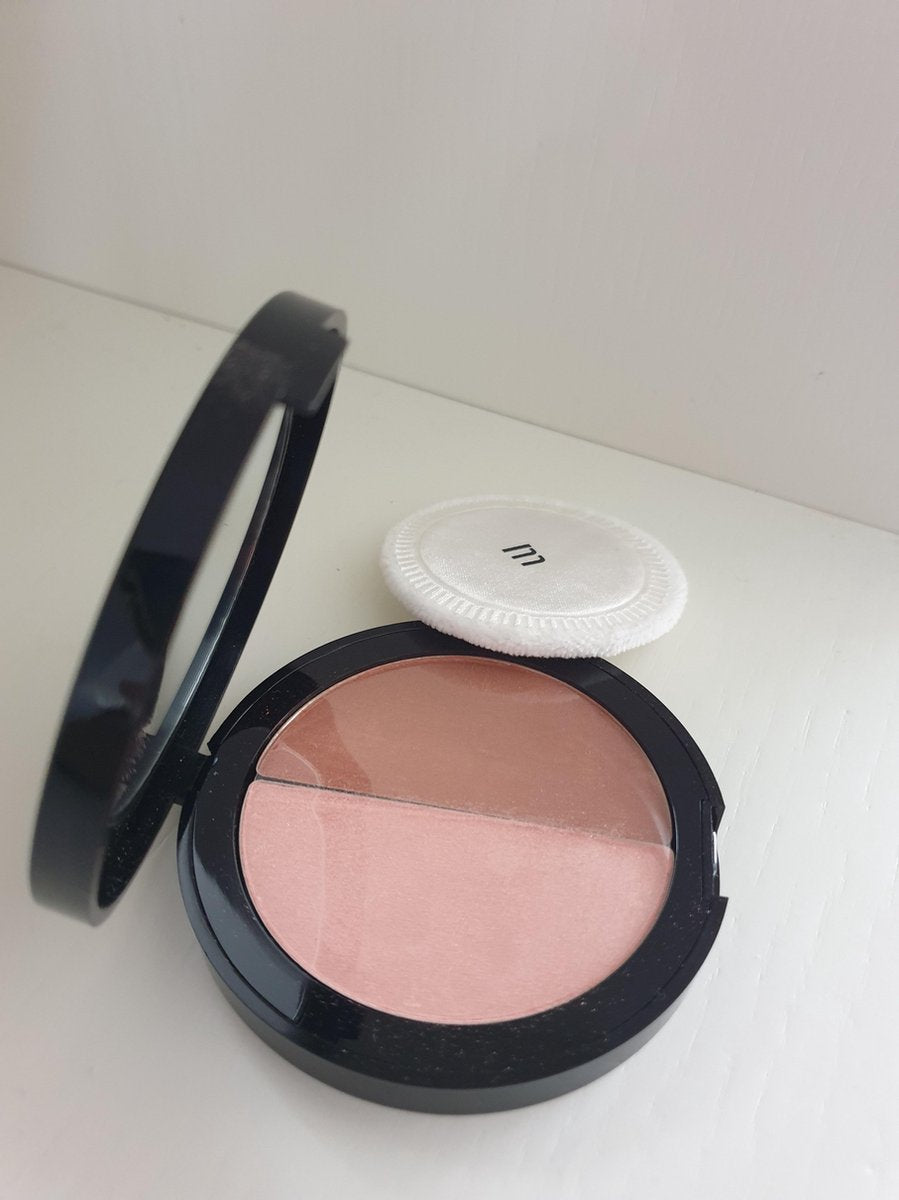 Mineralogie Pressed Blush Compact Private Party