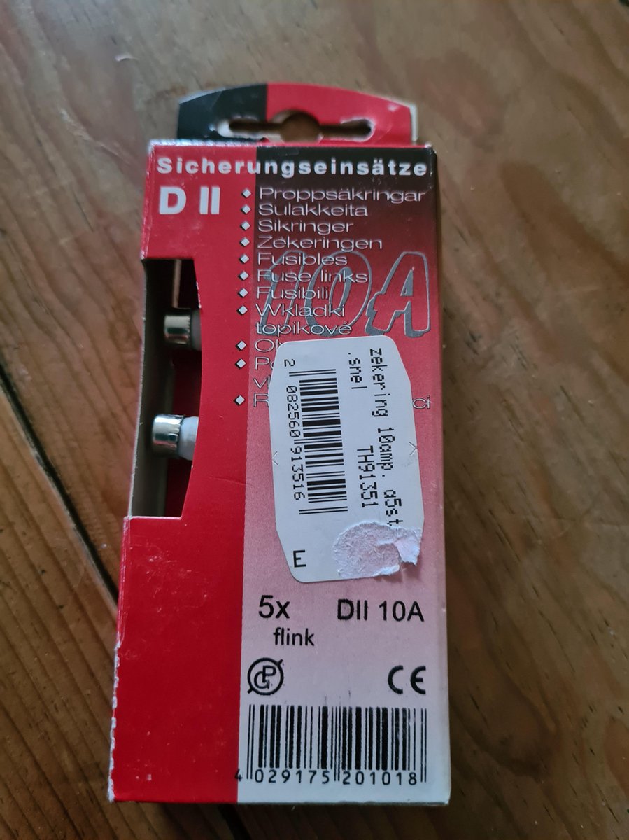 5 zekeringen 10amp Dll