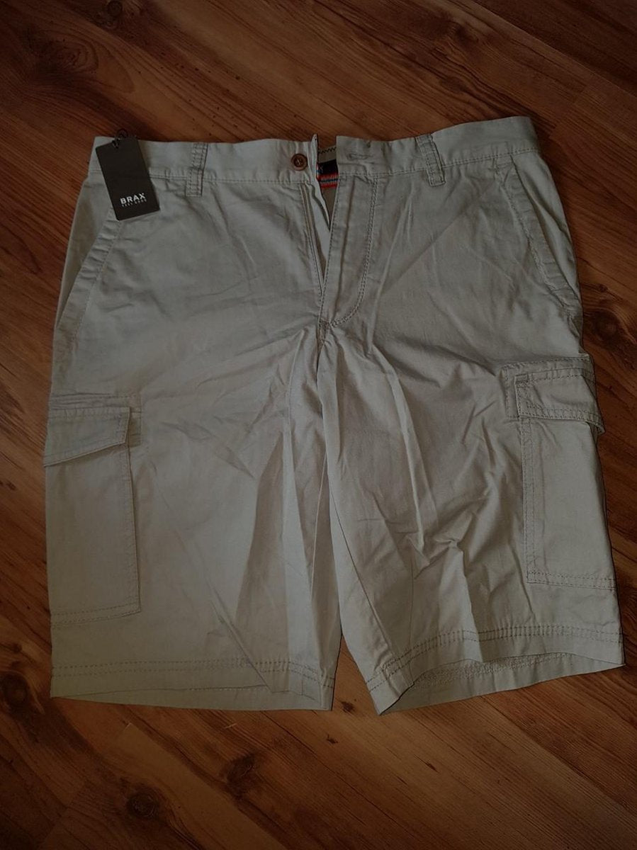 brax korte broek maat 48