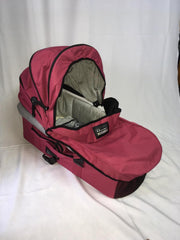 Quinny Freestyle Inklapbare Reiswieg – Pink – Opvouwbare Kinderwagenbak freestyle - quinny - kinderwagen - bak - babywagen - drager