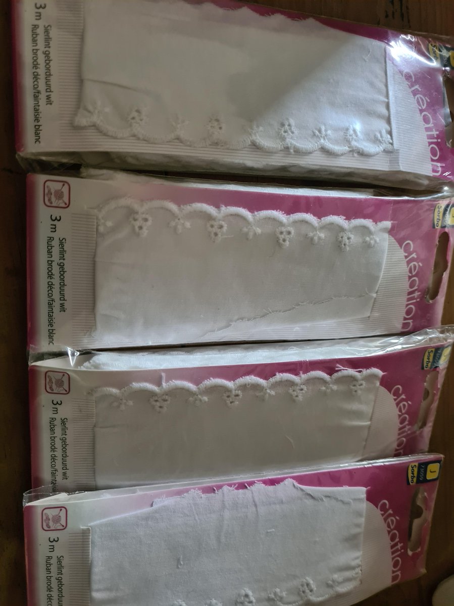 4x 3m Sierlint geborduurd wit Sorbo