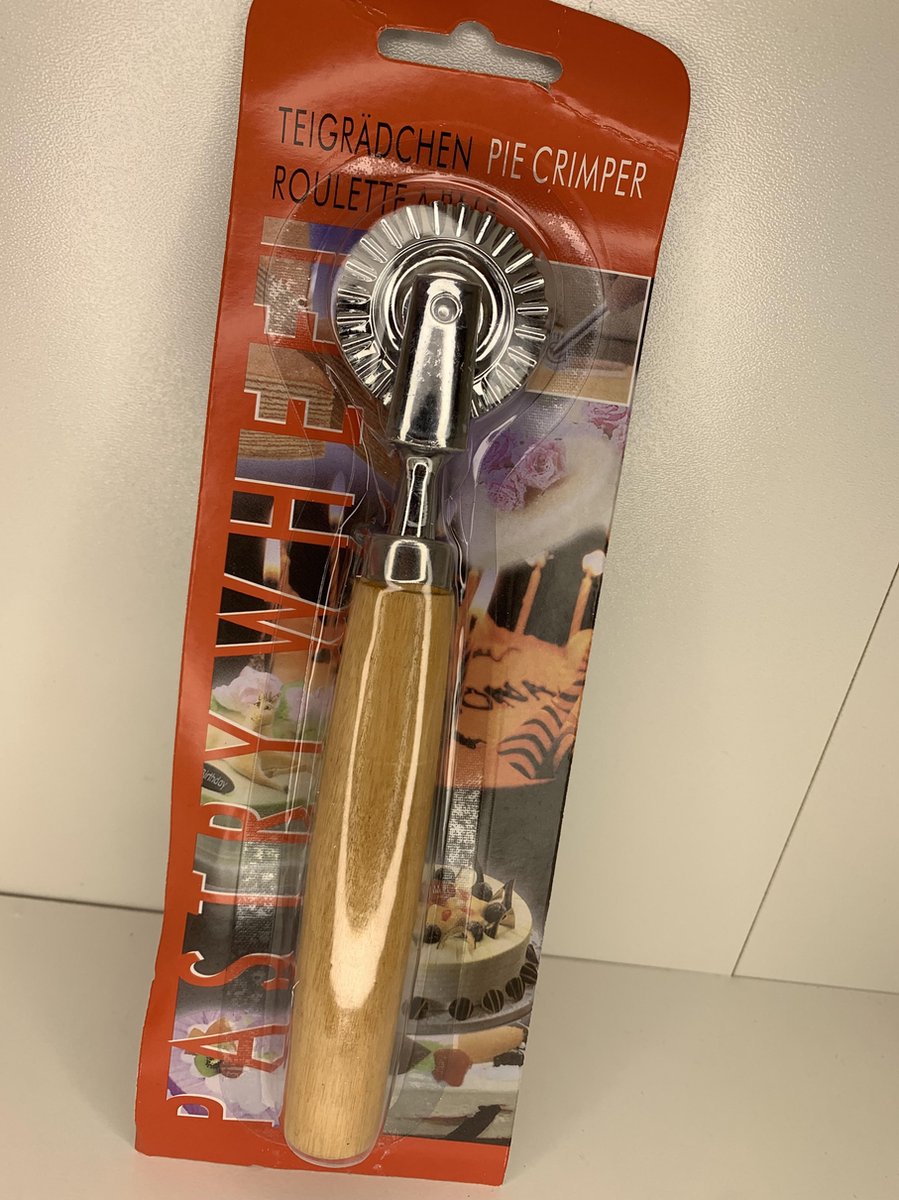 Pie roller/ Pie crimper