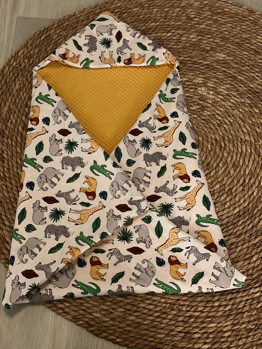 Wikkeldoek - wikkeldeken - okergeel wafelkatoen - met dieren - jungle - babydeken
