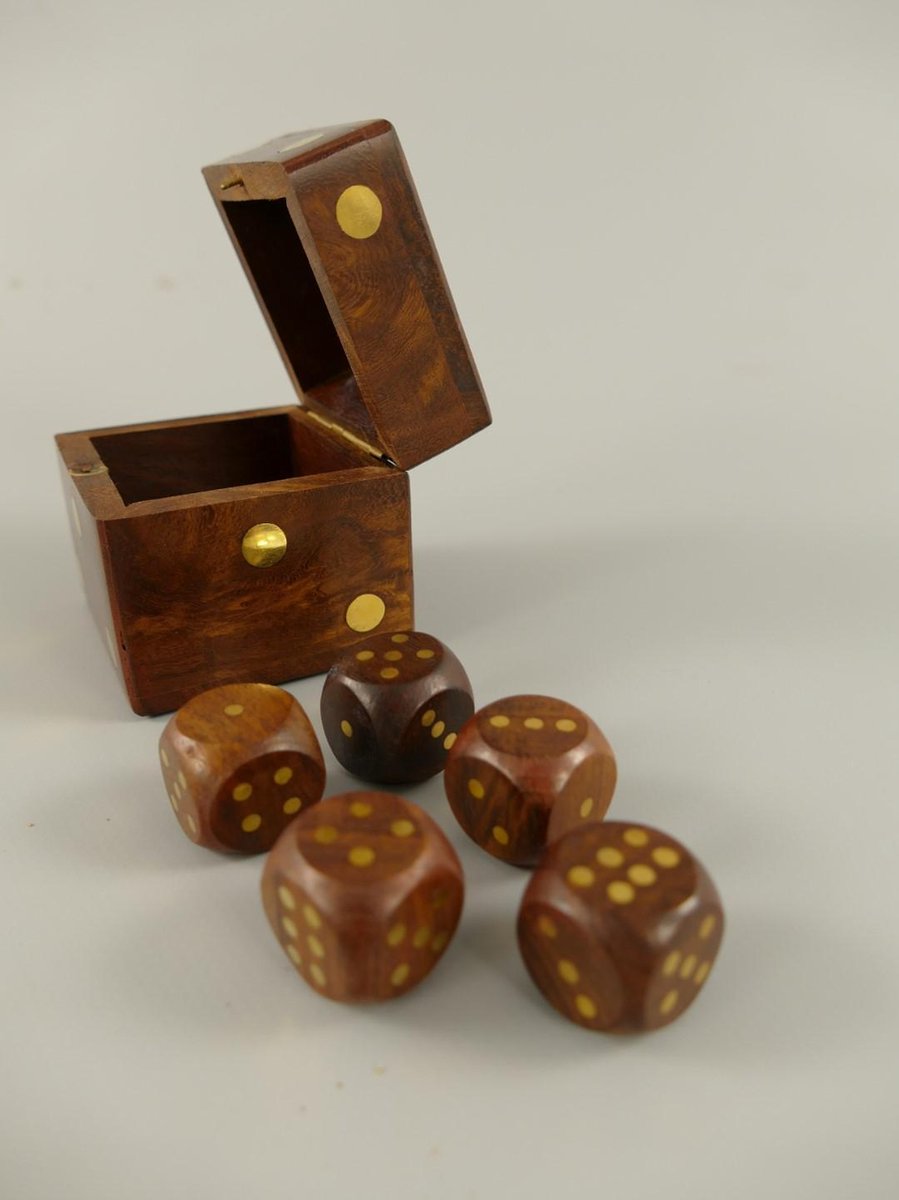 Woondecoratie - Dobbelstenen in houten kistje - Hout en messing - 7 cm hoog