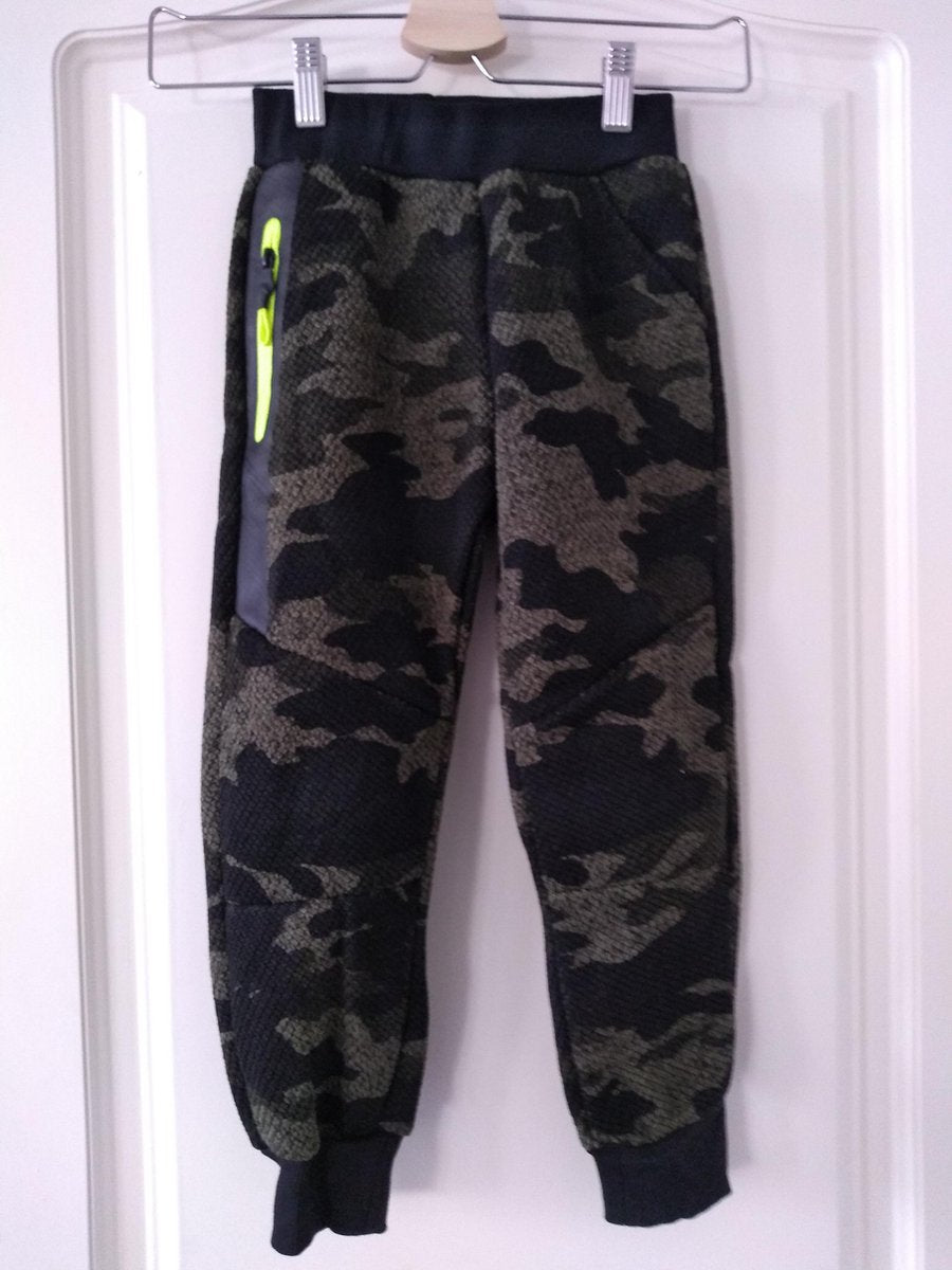 Jongens jogging broek Daan legergroen zwart 98/104