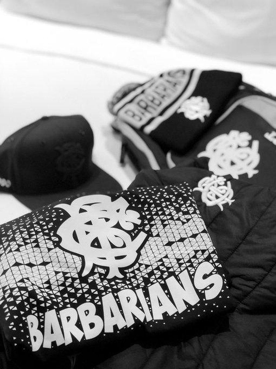 Gilbert Barbarians Tee Quest logo maat L