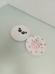 Twee kinderbordjes met dierenopdruk - koe en panda