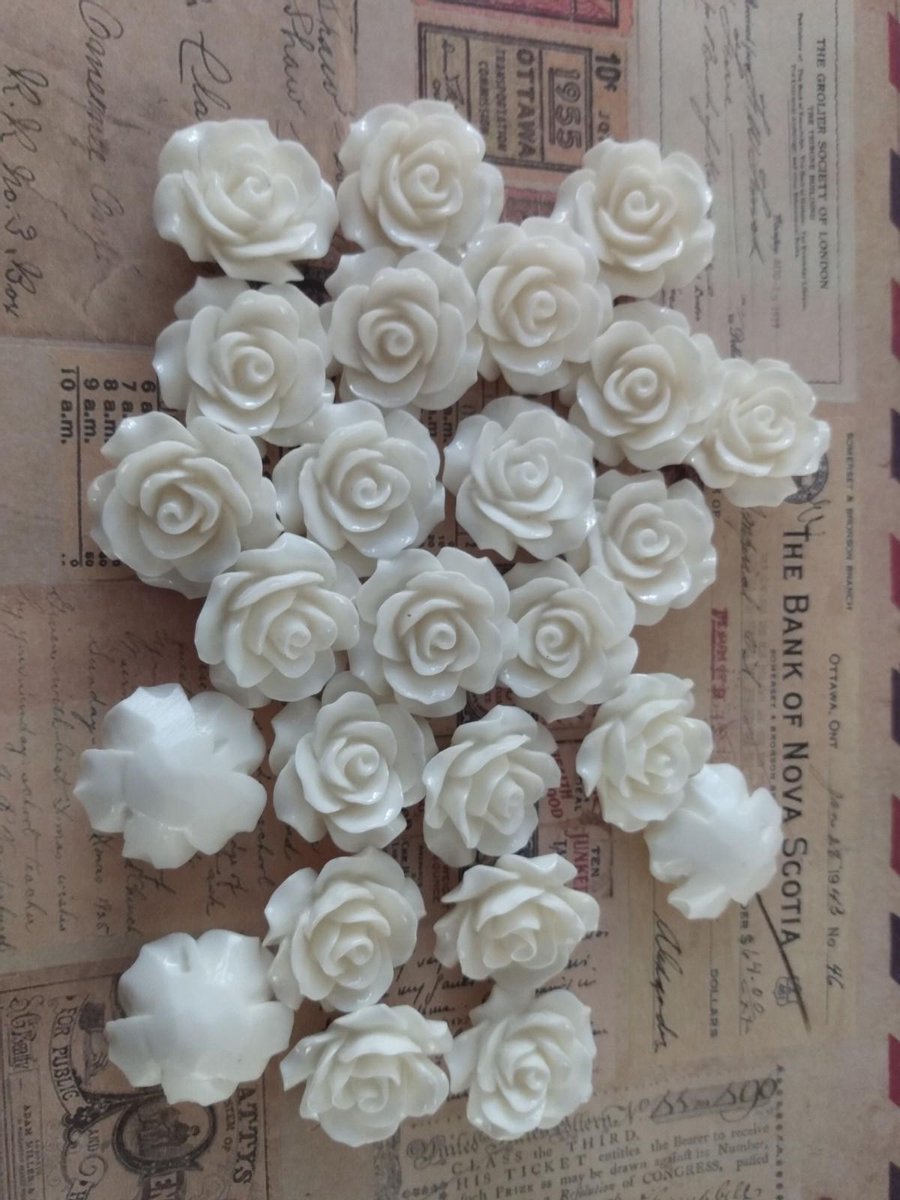 REZA | resin flower bead | 18mm | WIT 25 stuks D11 zelf sieraden maken