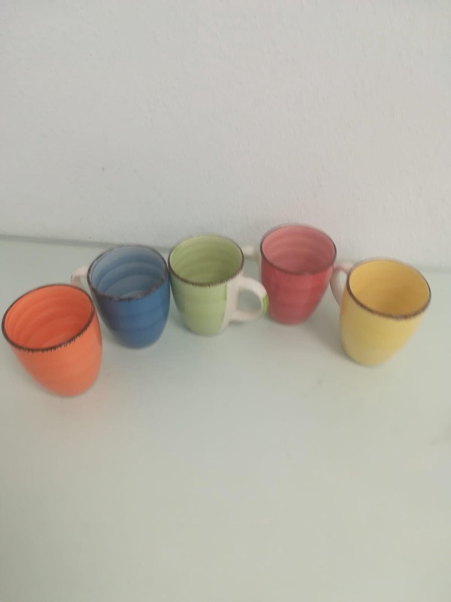 Vijf mokken in diverse kleuren - 400 ml per mok