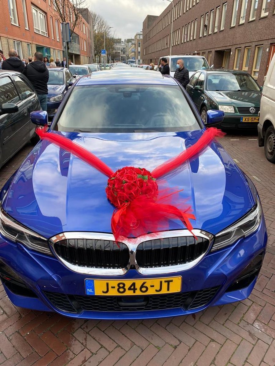 CARO Rode Rozen op de Trouwauto - Trouwauto Versiering - Autodecoratie Bruiloft - Bloemstuk op de Motorkap