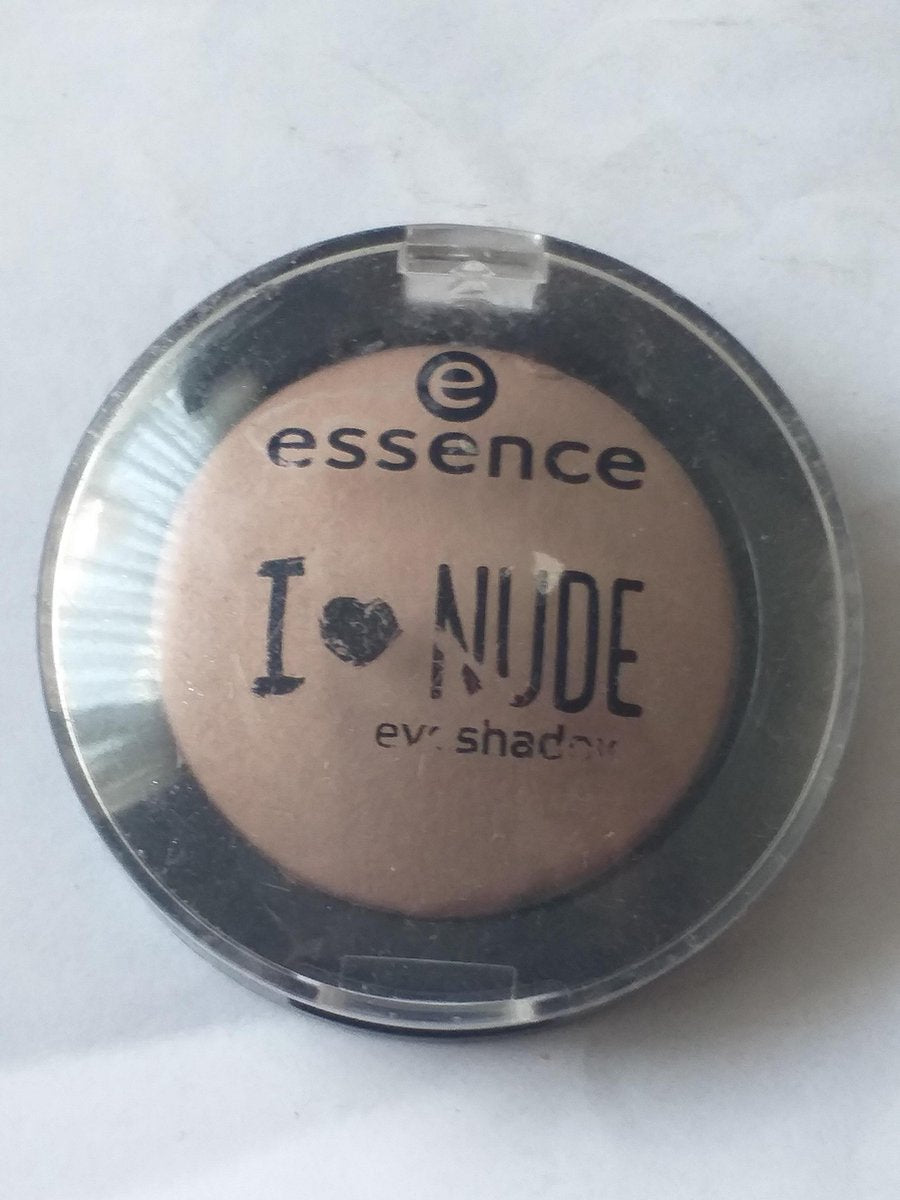 Essence i love nude eye shadow 05 my favourite tauping
