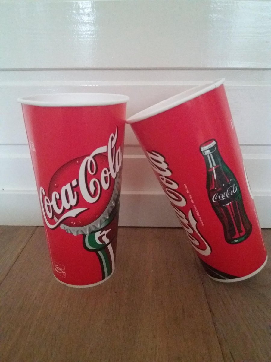 Coca-Cola kartonnen beker. inhoud: 0