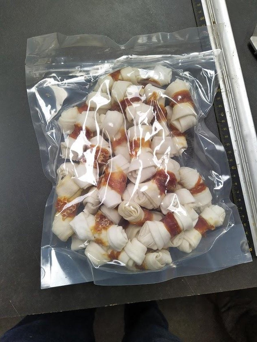 Runderhuid Met Kip Bot 500gr van de snackmeester