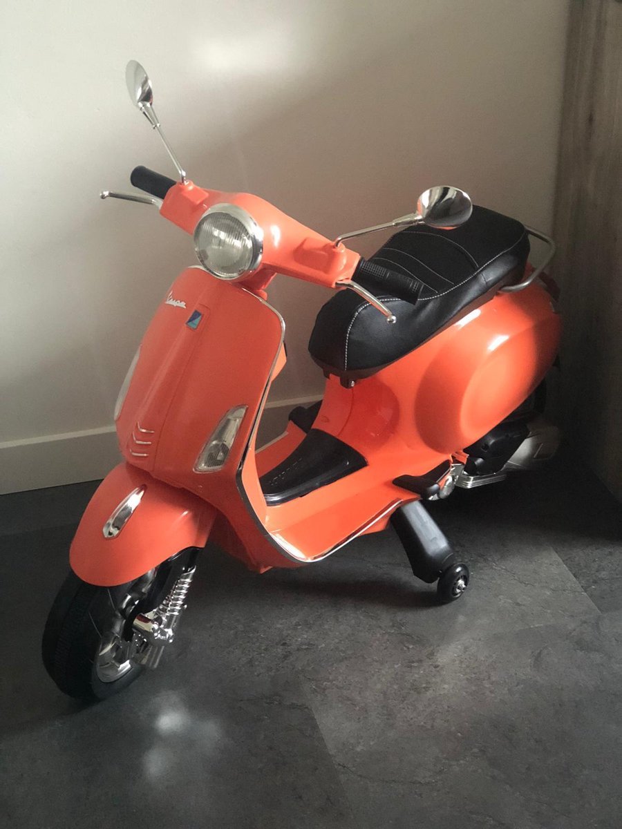 Elektrische kinder Vespa Primavera 12 volt elektrische kinderscooter met muziek