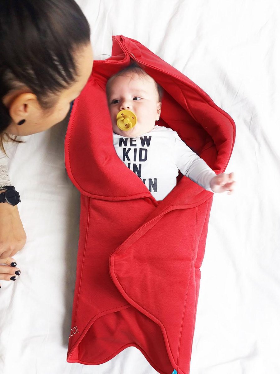 Wallaboo Babydeken Fleur - Handige wikkeldeken en wrapper - 100% zacht  katoen - past in een autostoel - 85 * 85 cm - Rood