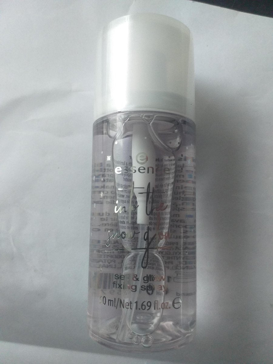 Essence set&glow fixing spray