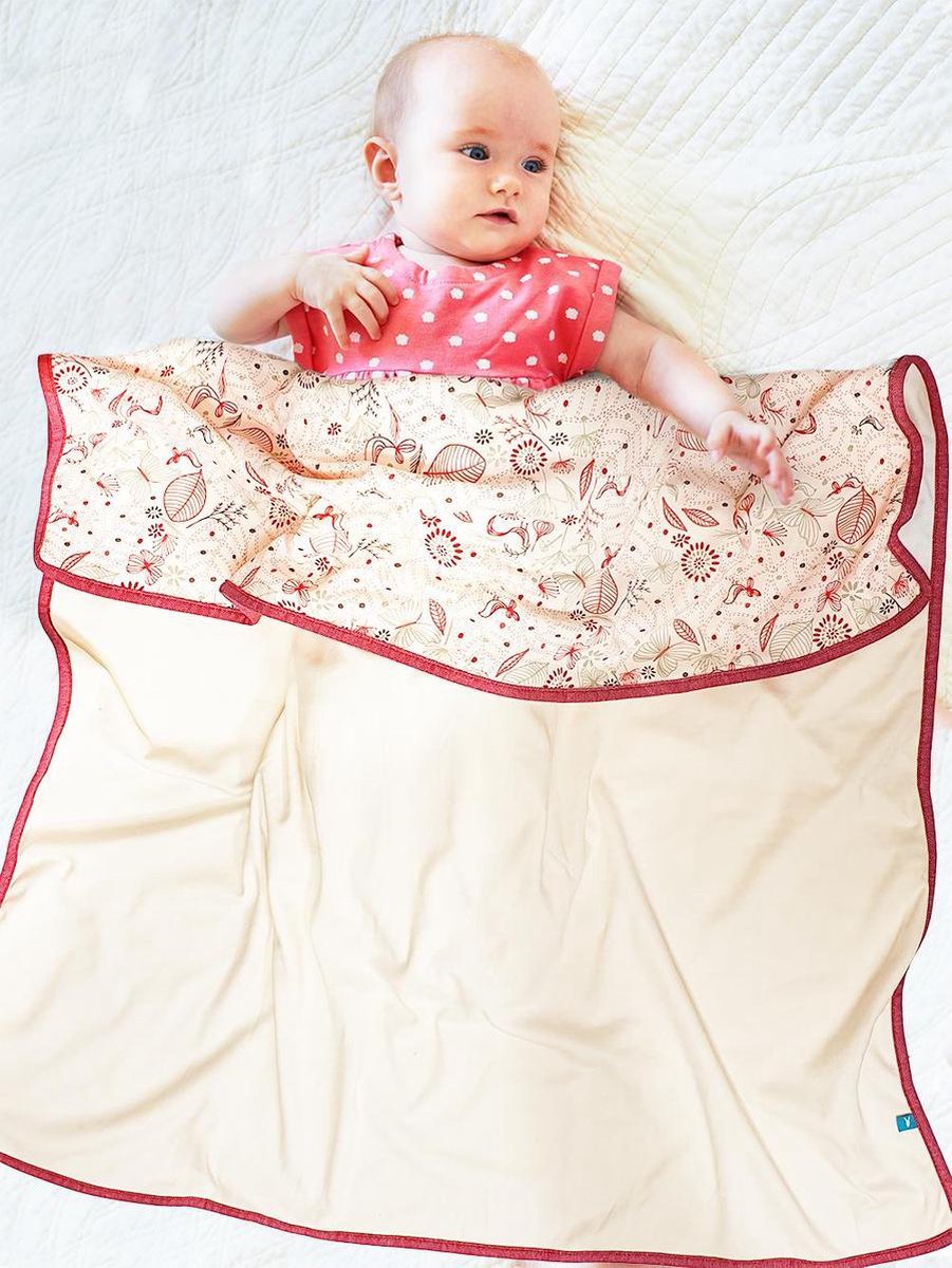 Wallaboo ledikant deken – dubbelzijdige babydeken – zacht katoen  - één zijde met all-over print  - 100 * 90 cm – rood  ecru