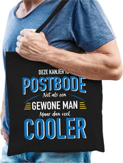 Deze kanjer is Postbode cadeau tasje zwart voor heren - verjaardag / Vaderdag - cadeau tasje