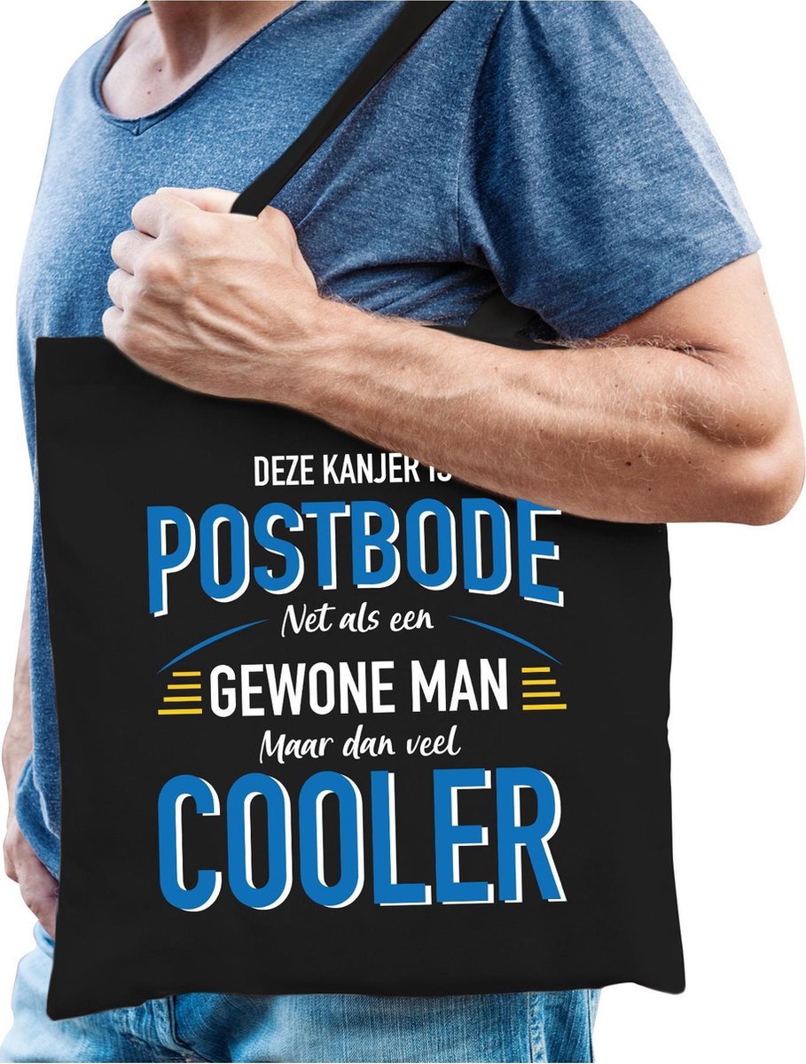 Deze kanjer is Postbode cadeau tasje zwart voor heren - verjaardag / Vaderdag - cadeau tasje
