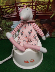 plaspotje  met knuffel muis roos