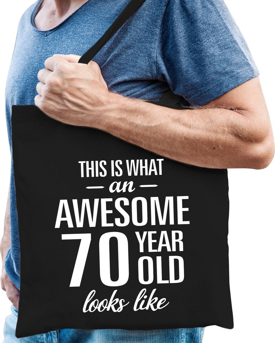 Awesome 70 year / geweldig 70 jaar cadeau tas zwart voor heren - kado tas / verjaardag tasje / shopper
