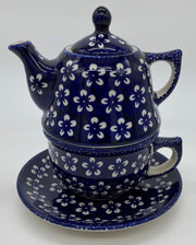 Bunzlau keramiek theepot met kop en schotel blauw met witte bloem