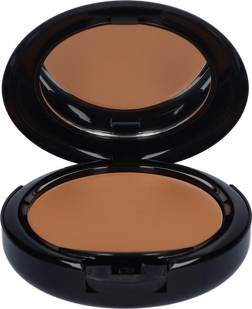 Make-up Studio Light Velvet Foundation - WA4 Oriental Beige