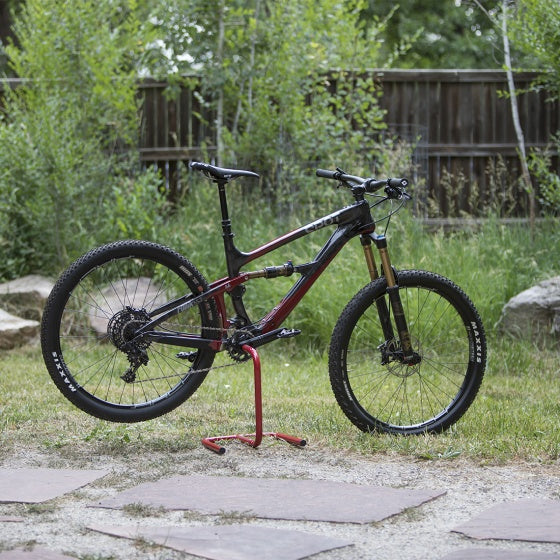 Scorpion fietsstandaard rood