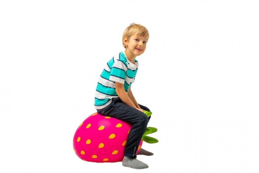 skippybal Jumpy Fruits Strawberry 55 cm roze