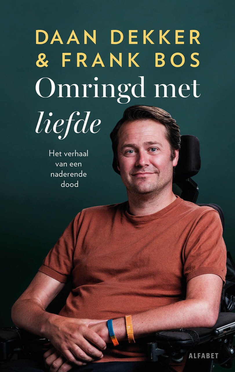 Omringd met liefde (Paperback)