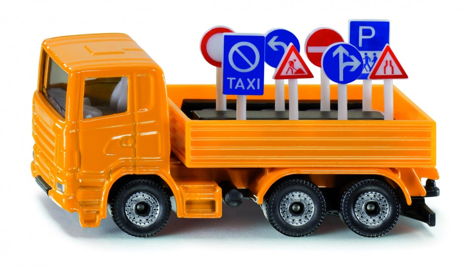vrachtwagen met verkeersborden oranje (1322)